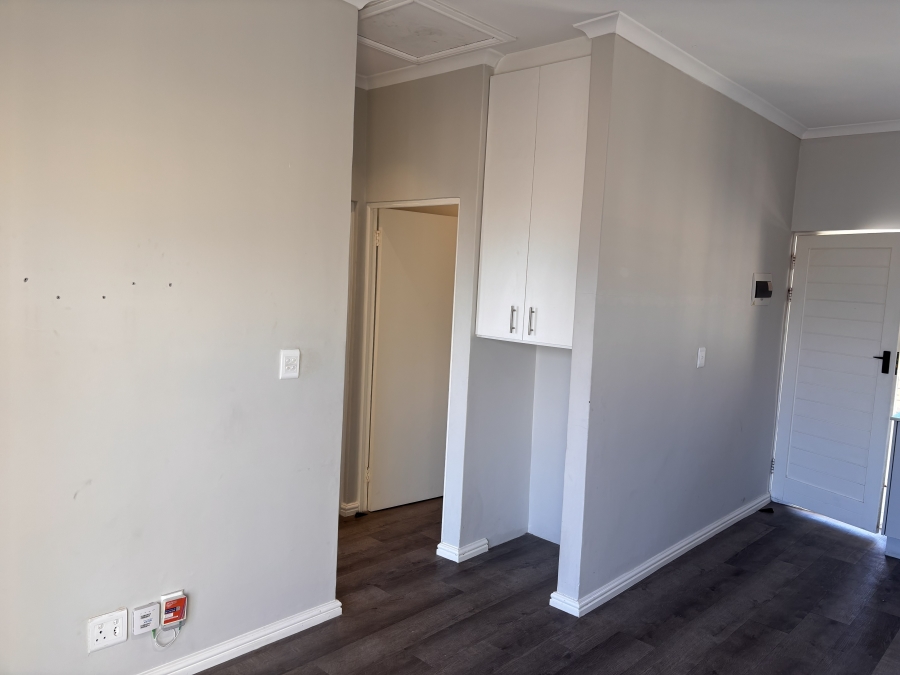 2 Bedroom Property for Sale in Muizenberg Western Cape